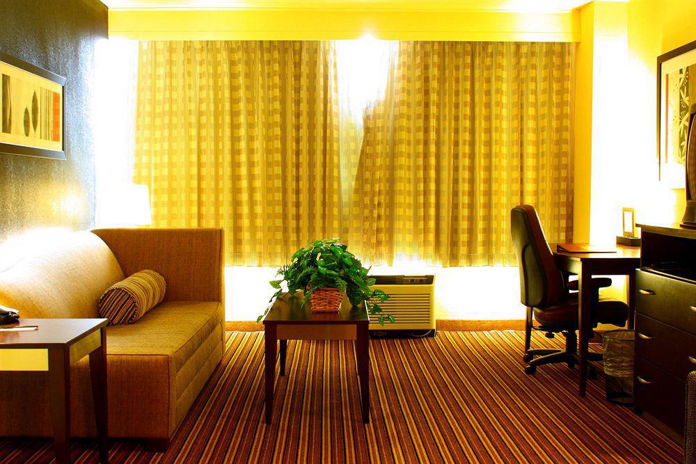 Wyndham Garden Norfolk Downtown Hotel Exterior foto