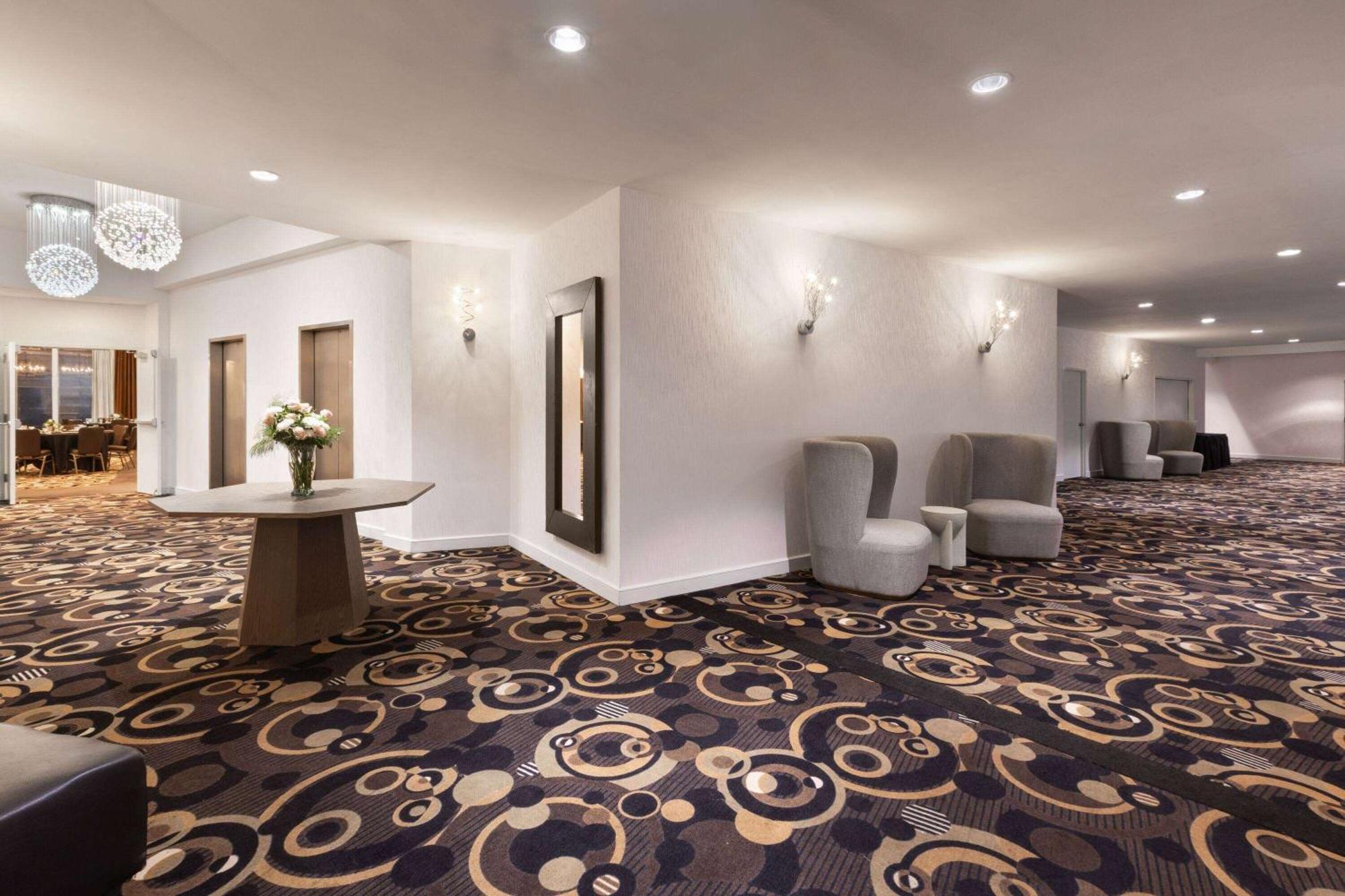 Wyndham Garden Norfolk Downtown Hotel Exterior foto